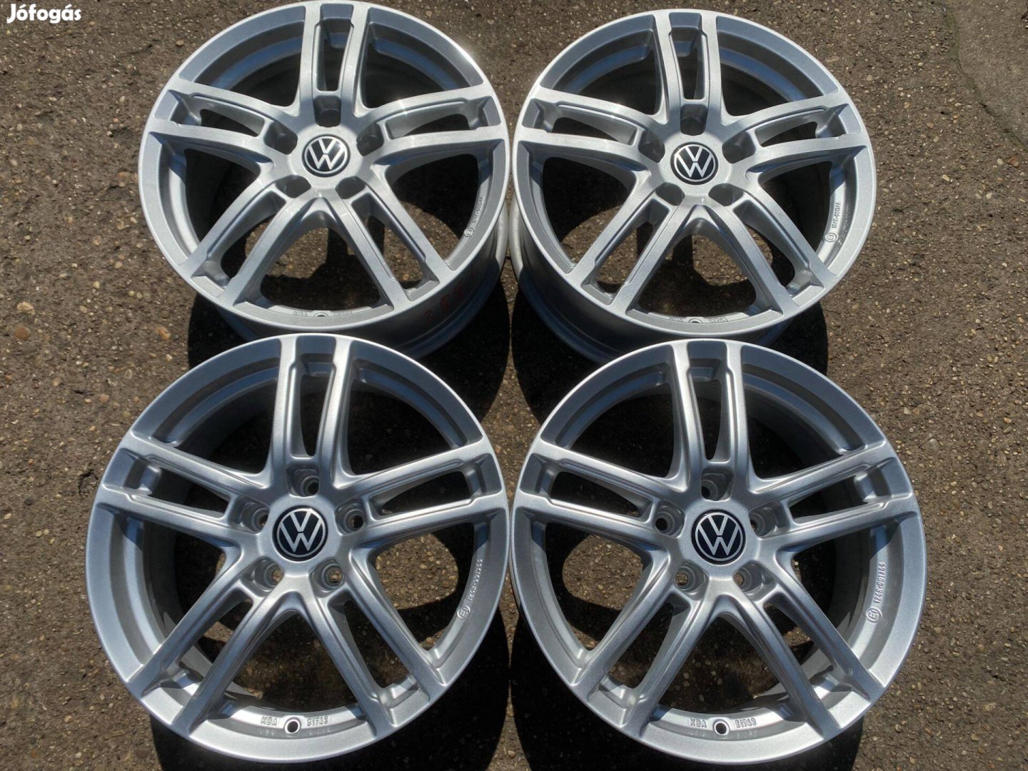 4db Dezent 17" VW alufelni. (3841)