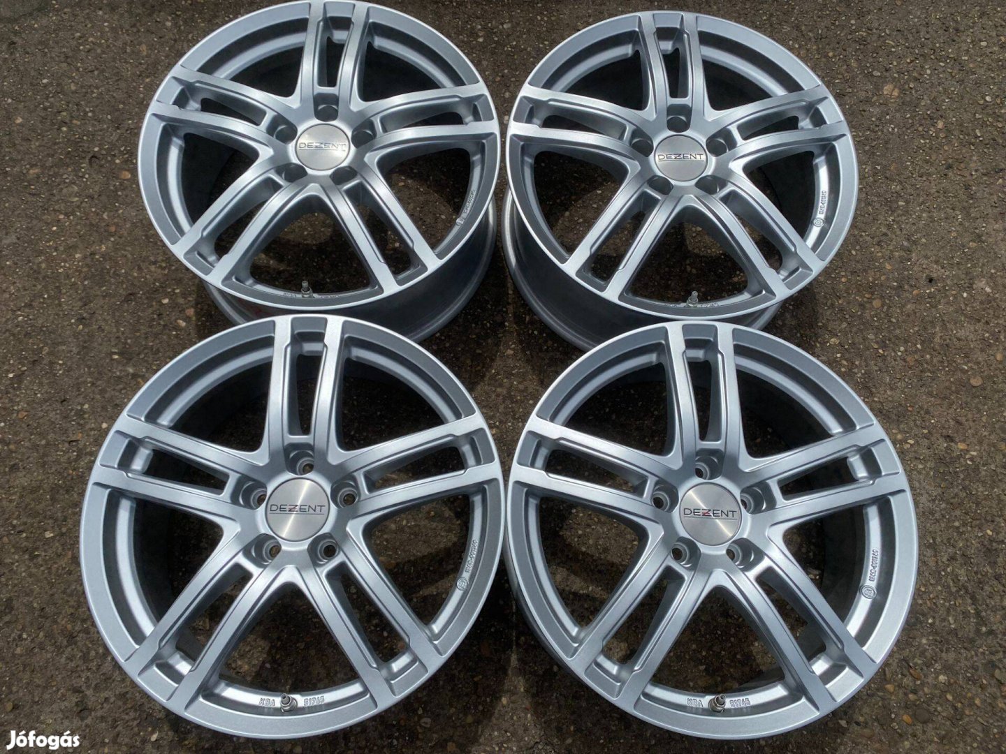 4db Dezent 18" Mercedes-Benz alufelni. (3896)
