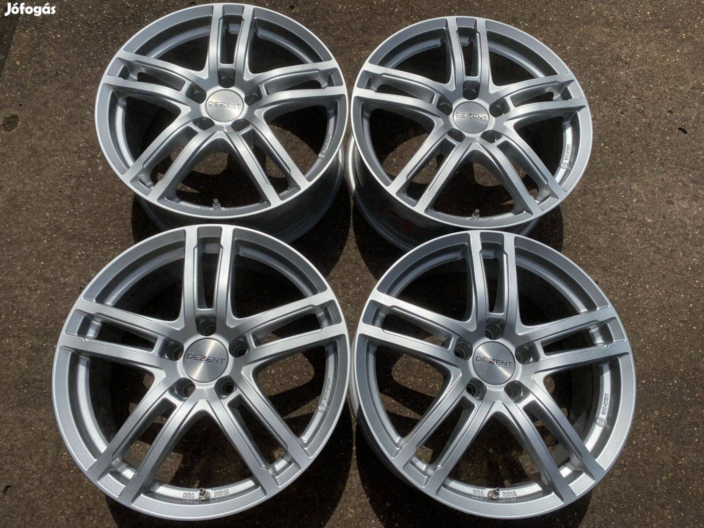 4db Dezent 18" Mercedes-Benz alufelni. (3987)