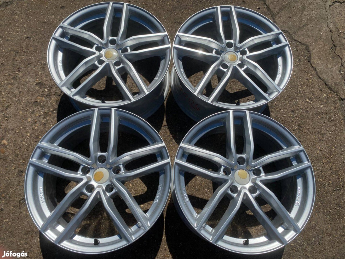 4db Dezent 18" VW - Audi alufelni. (4006)