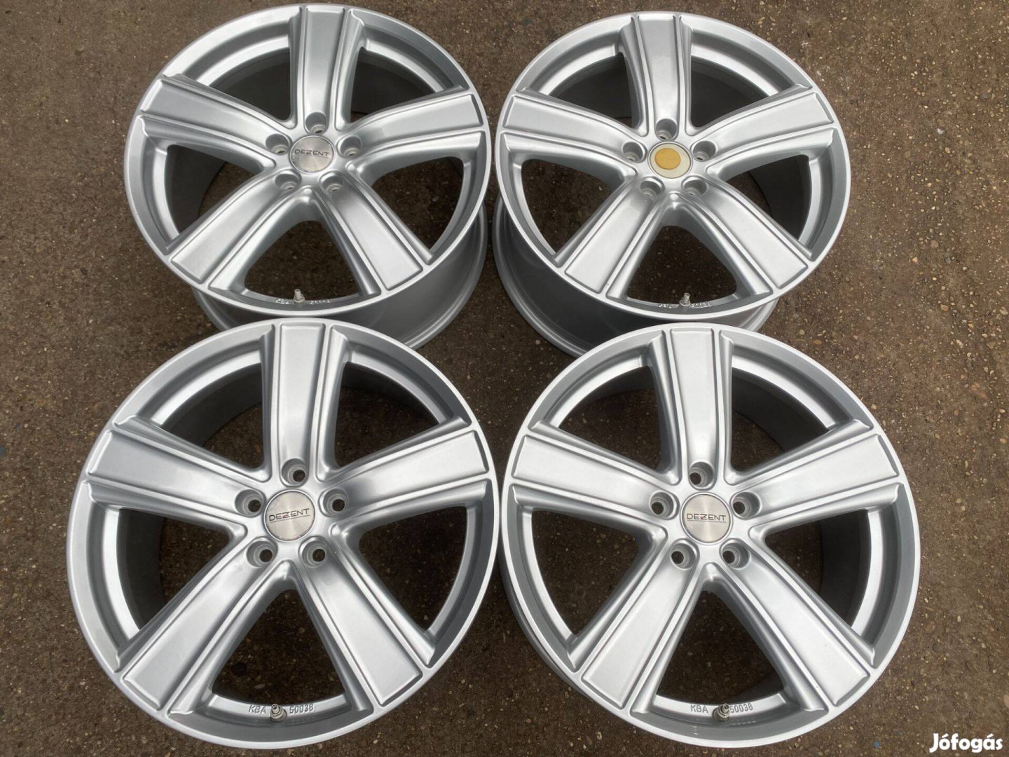 4db Dezent 19 Audi Mercedes-Benz alufelni. (4112)
