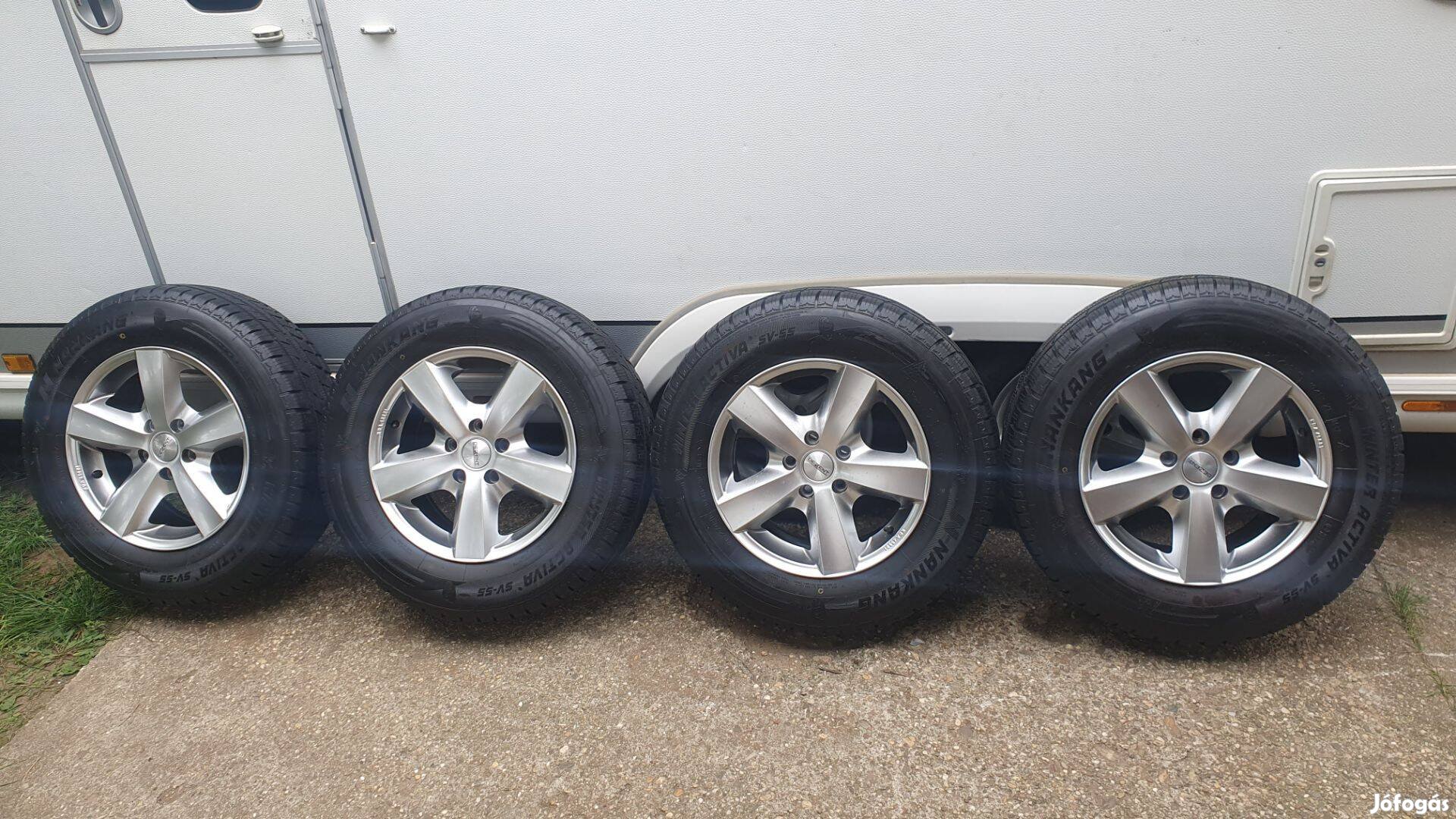 4db Dezent alufelni 215/70 R16 Nankang téli gumi