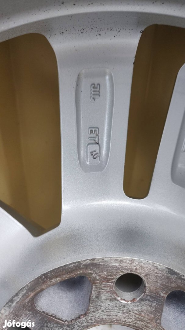 4db Dezent felni téligumival