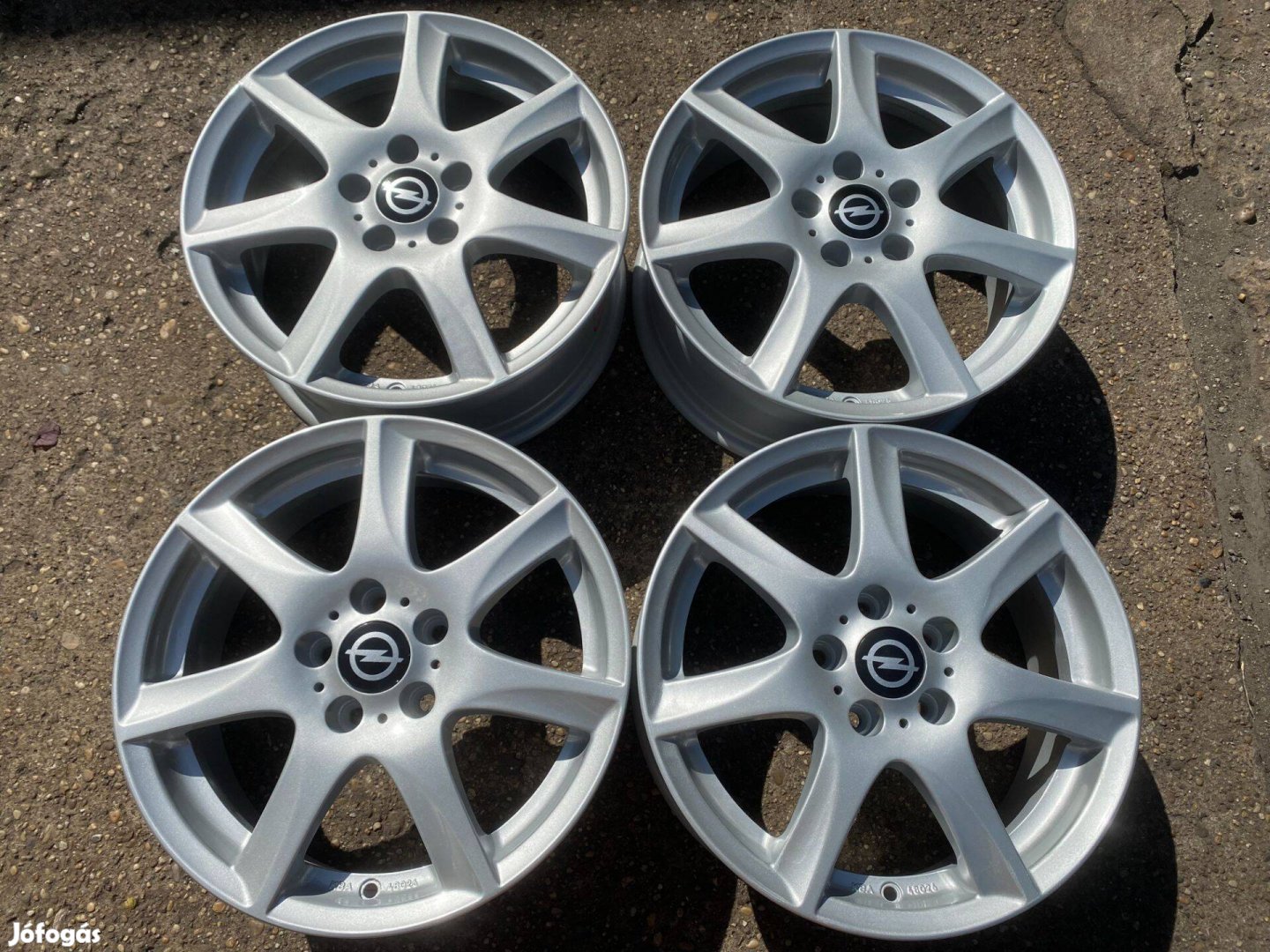 4db Enzo 16" Opel alufelni. (3974)
