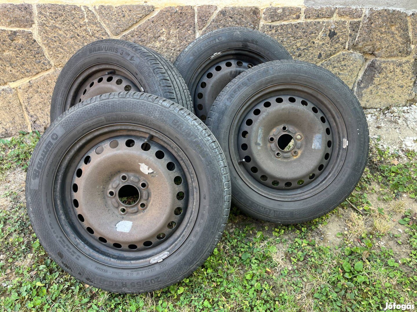 4db Ford 5x108 R16 lemezfelnik nyári gumival