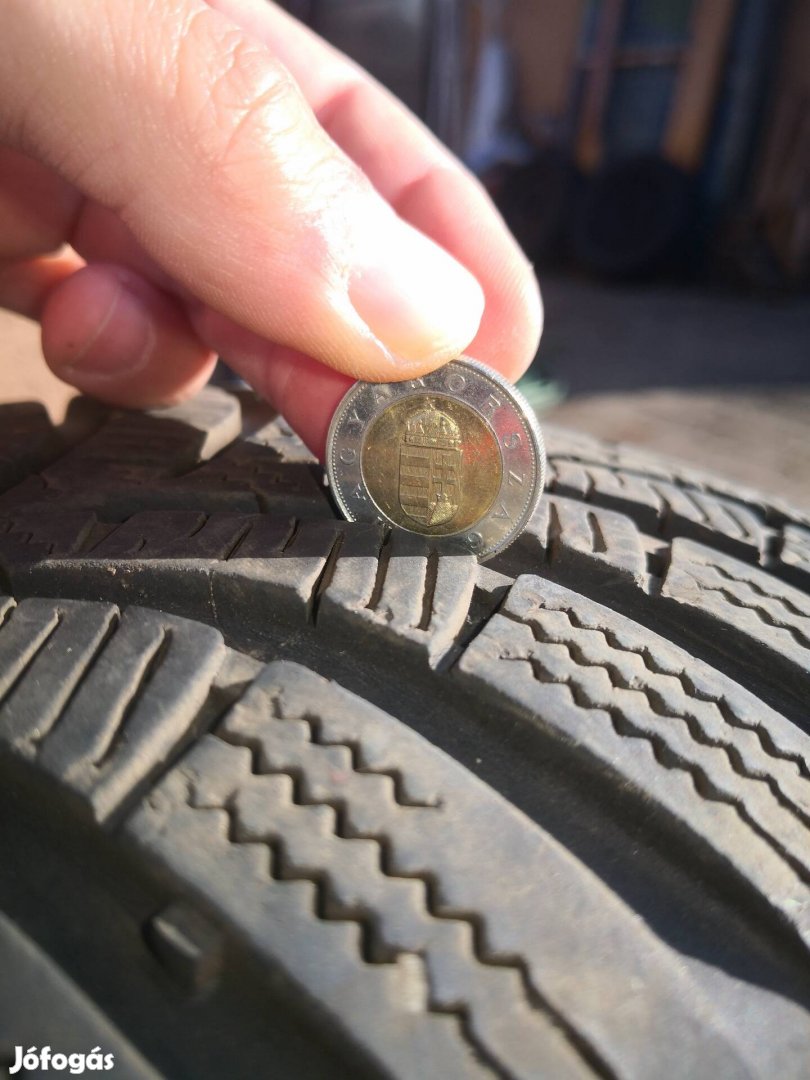 4db Hankook icept rs2 R15 téligumi kiváló állapot