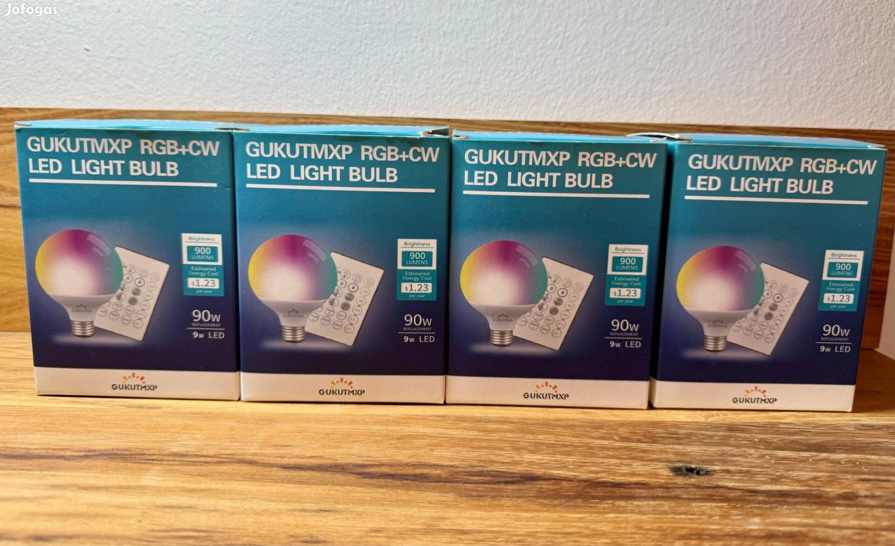 4db LED-es RGB + izzó 2db távval