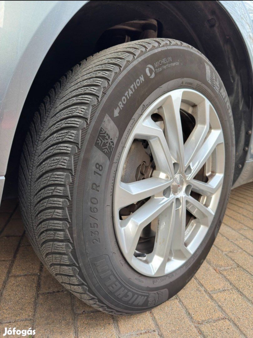 4db Michelin Pilot Alpin XL téli szett Dezent felin