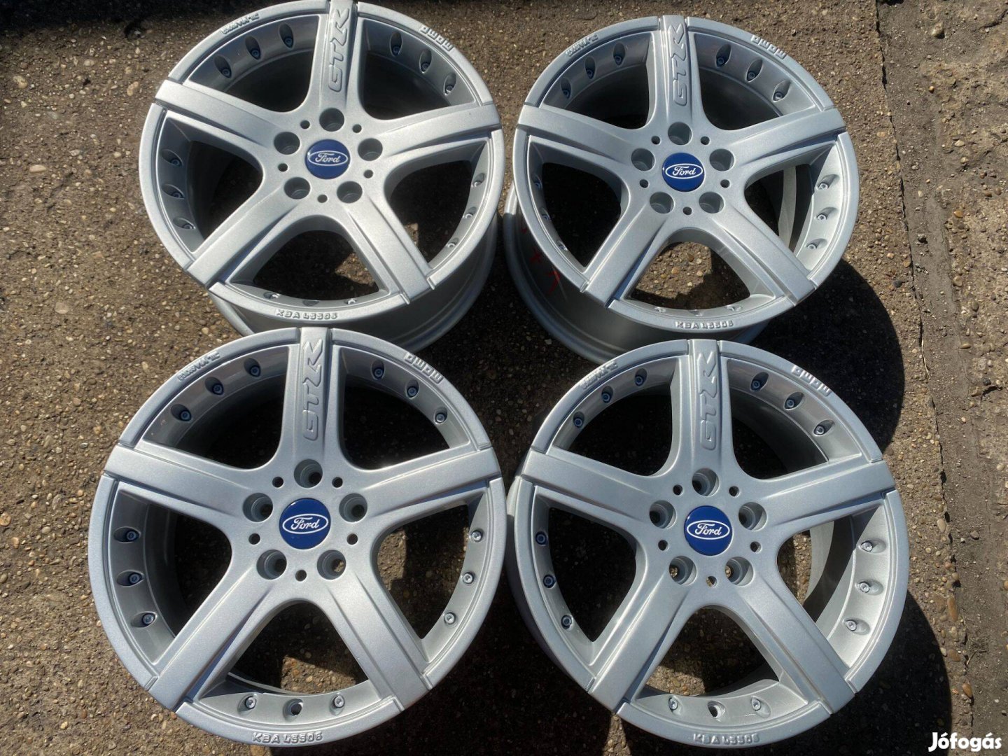 4db Momo 16" Ford - Volvo alufelni. (3971)
