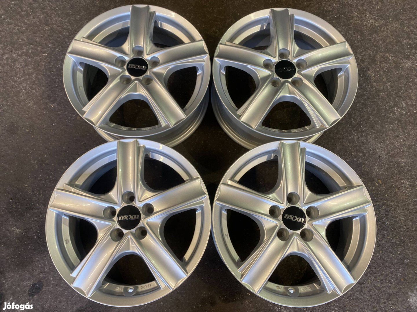 4db Oxxo 15" VW Golf IV alufelni. (3621)