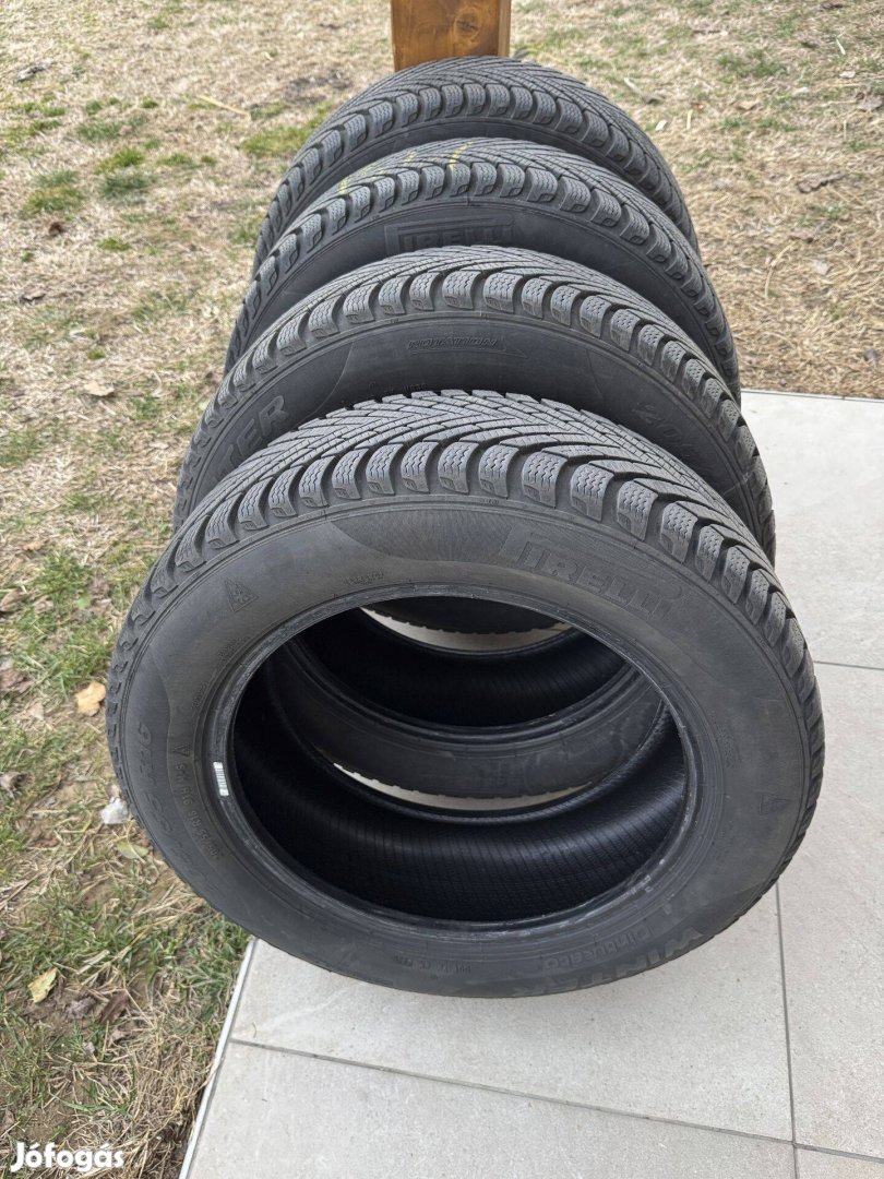 4db Pirelli Cinturato Winter téligumi 205/55 R16