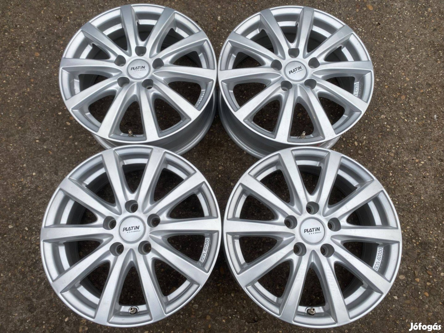 4db Platin 16" VW - Skoda - Seat alufelni. (4179)