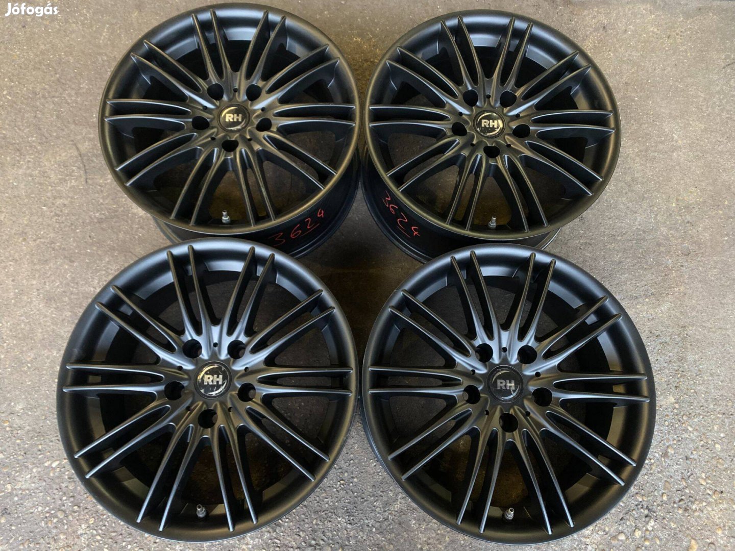 4db RH 17" BMW alufelni. (3624)