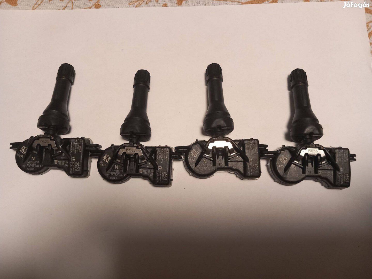 4db Renault Megane IV Scenic Kadjar Talisman tpms szenzor 407004CB0B
