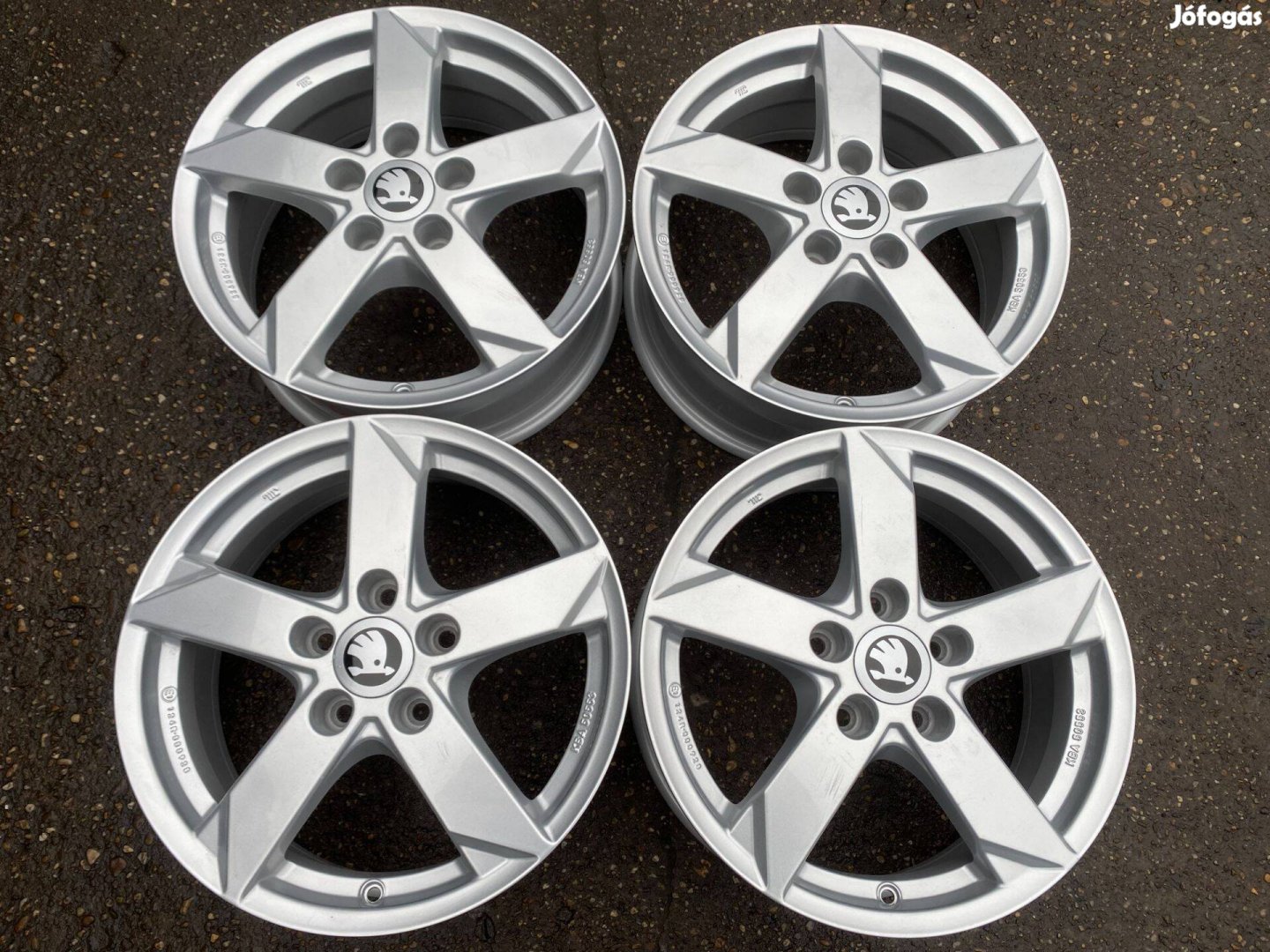 4db Rial 16" Skoda alufelni. (3664)