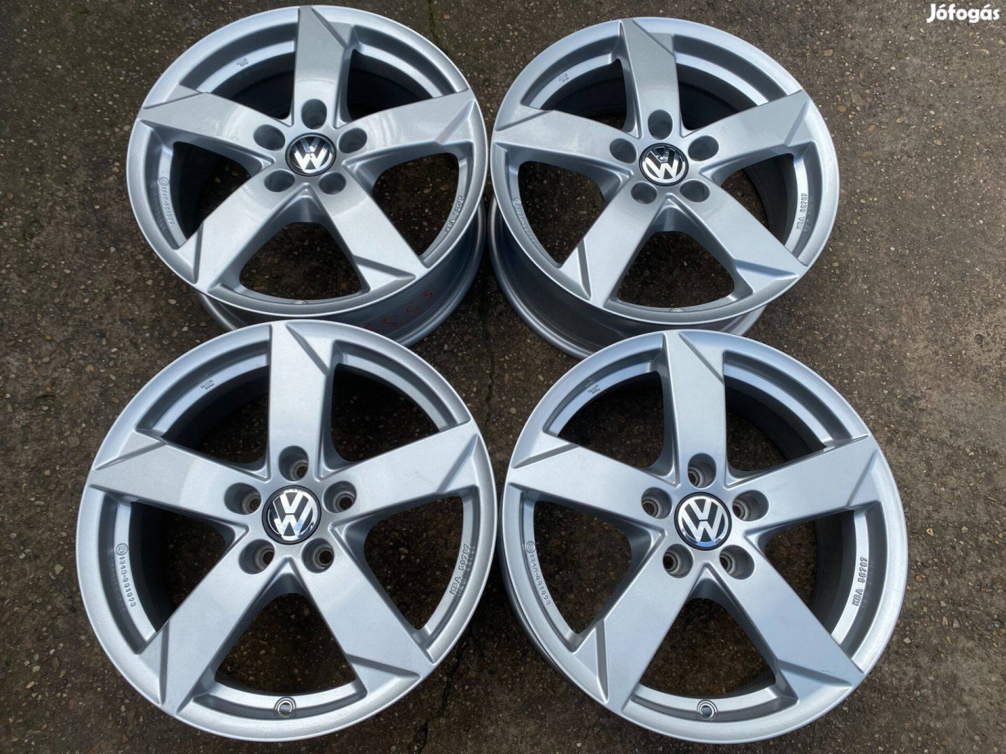 4db Rial 17" VW Passat Skoda -Superb alufelni. (3523)