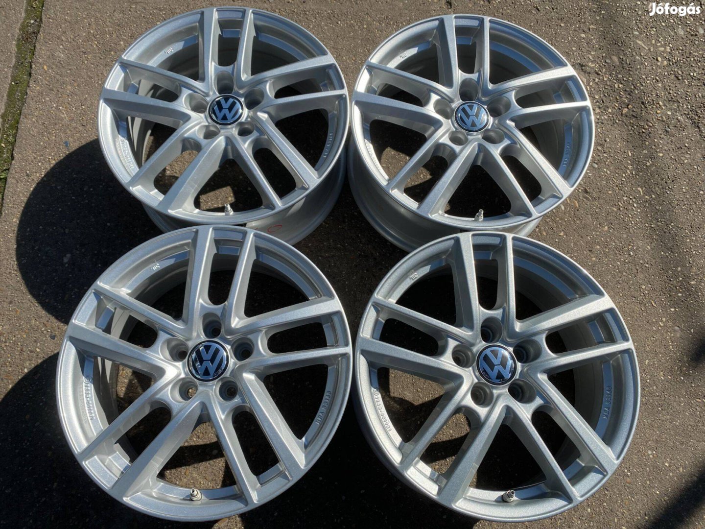 4db Rial 17" VW Passat alufelni. (3760)