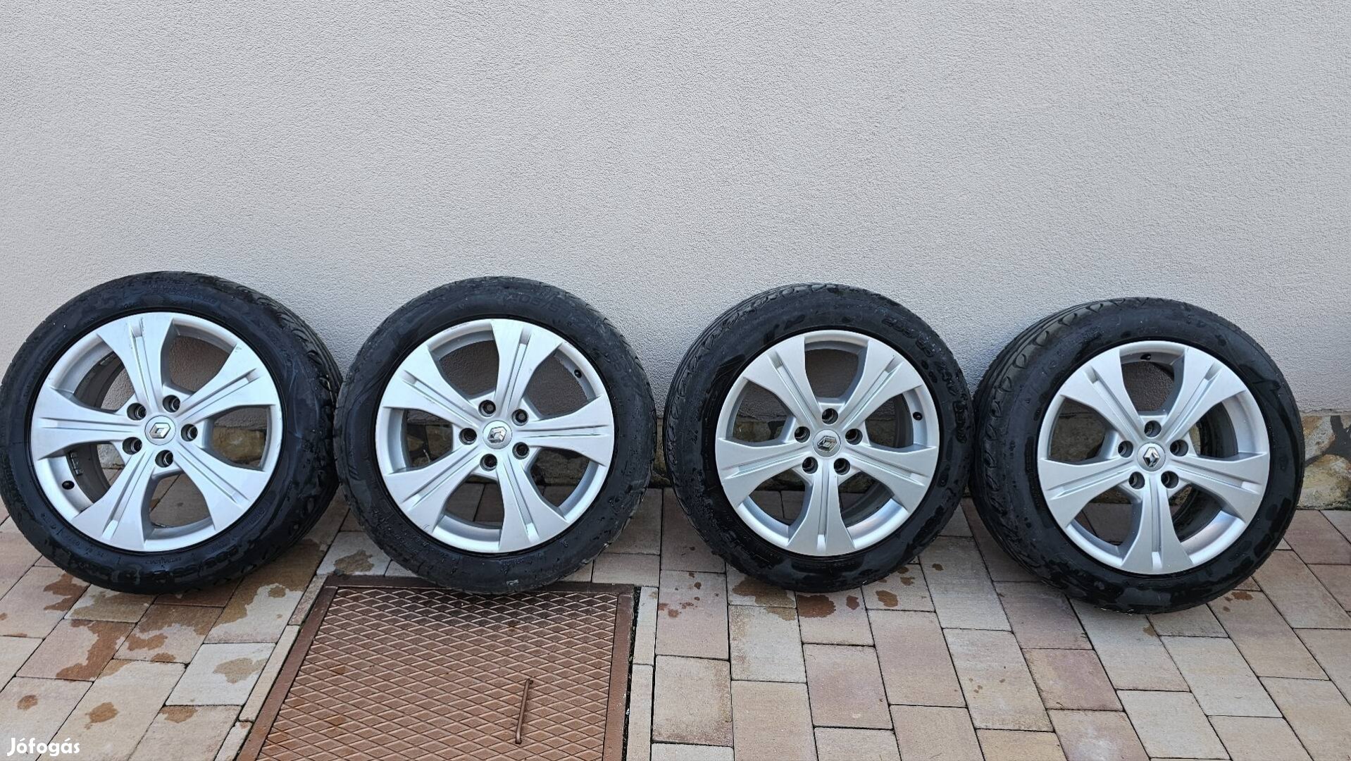 4db Taurus nyári gumi Renault alufelnin eladó