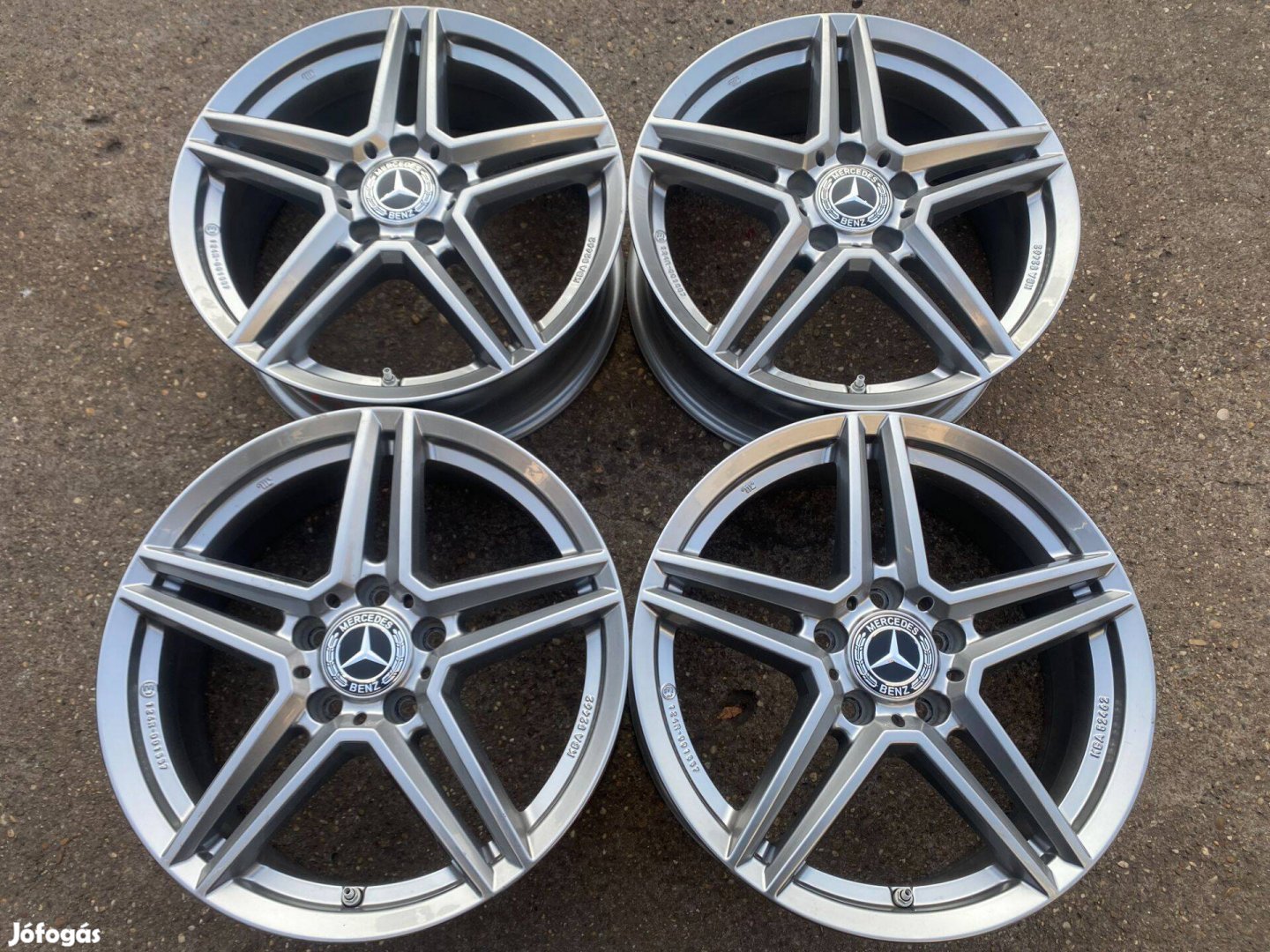 4db Uniwheels 17" Mercedes-Benz A - B - CLA - GLA alufelni. (3573)