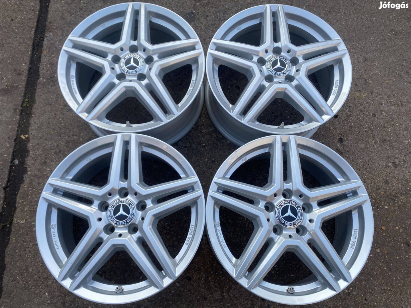 4db Uniwheels 17" Mercedes-Benz GLC alufelni. (3569)