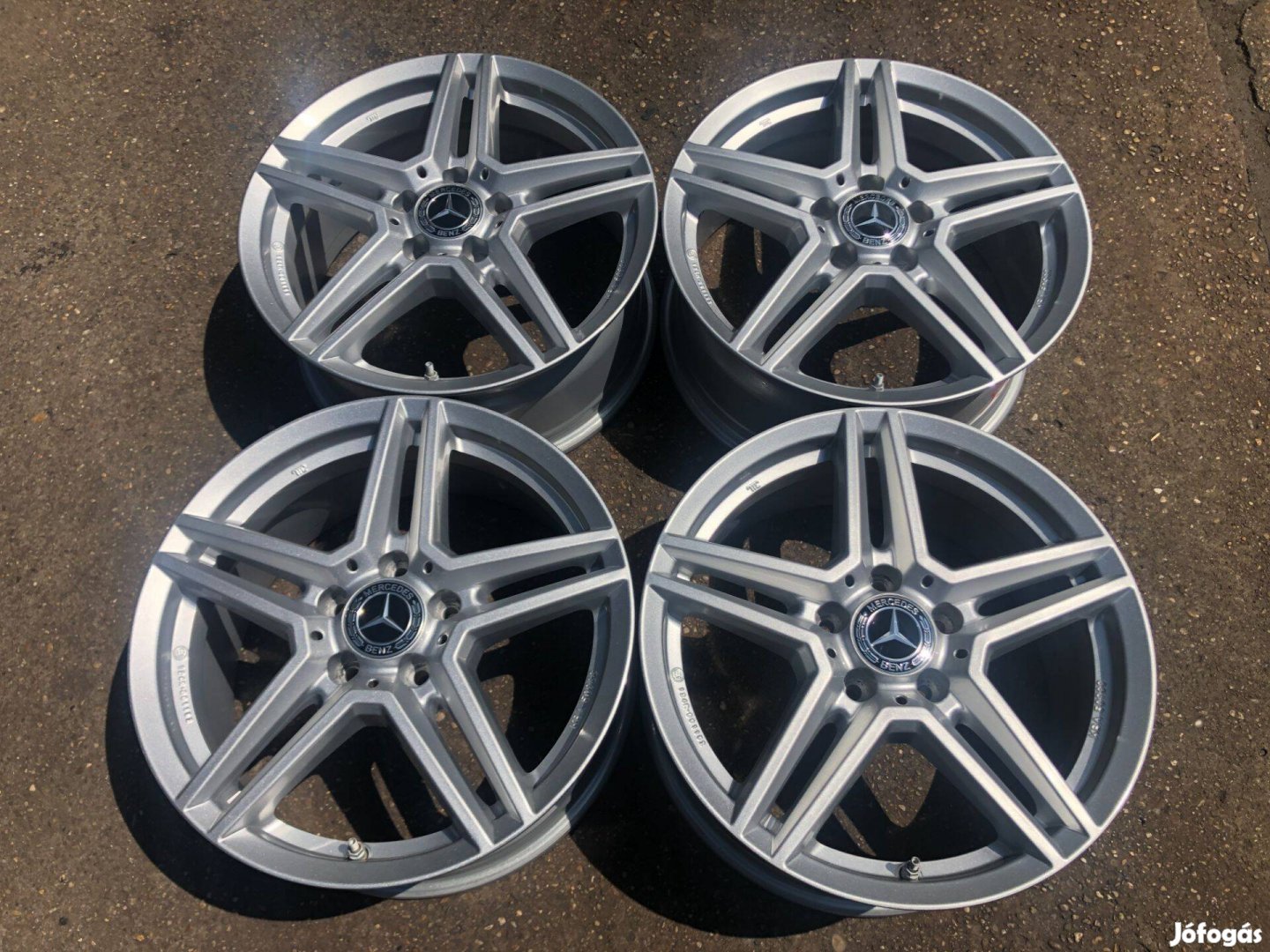 4db Uniwheels 17" Mercedes-Benz alufelni. (3928)