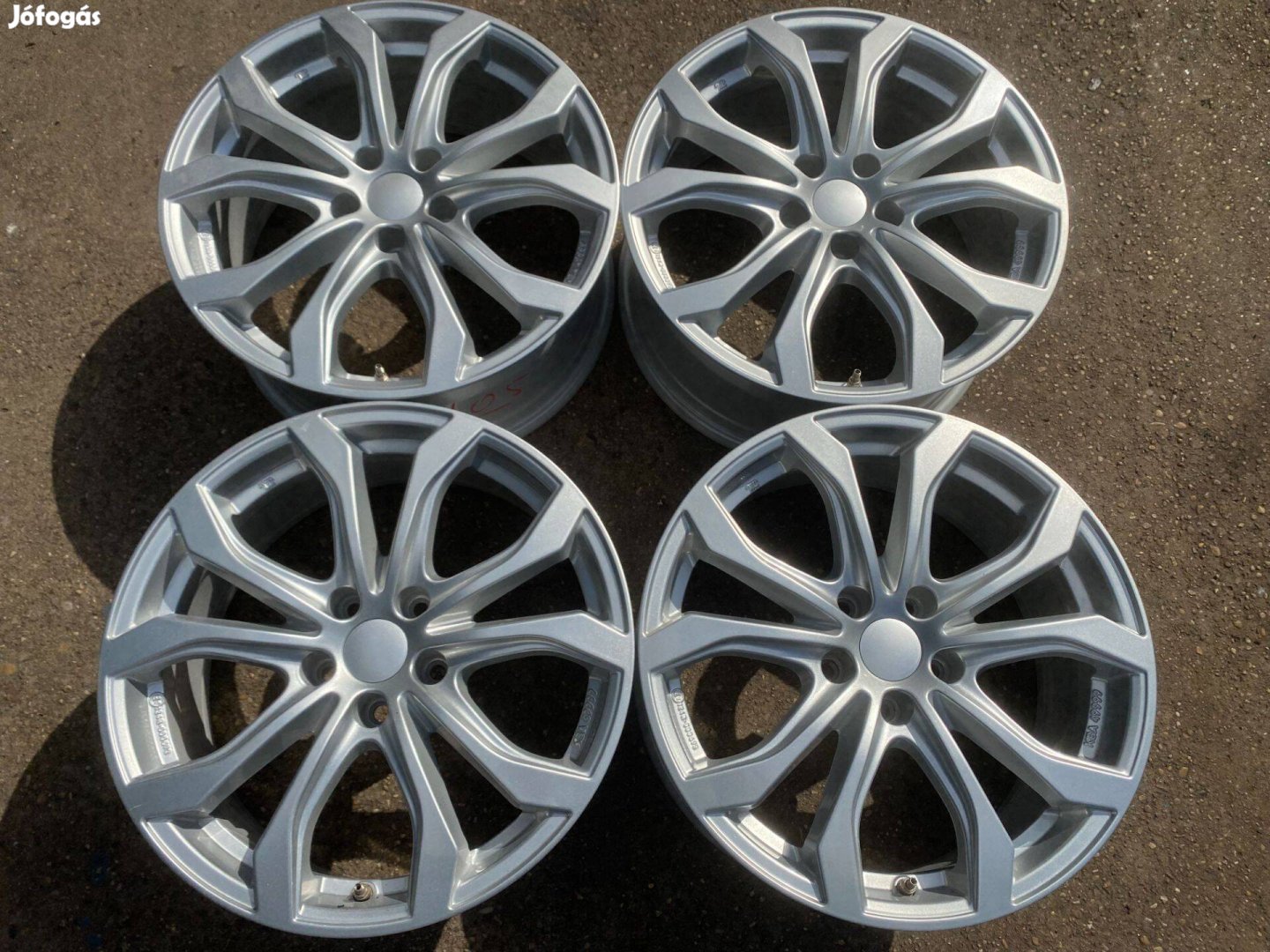 4db Uniwheels 18 VW Skoda Audi alufelni. (4105)