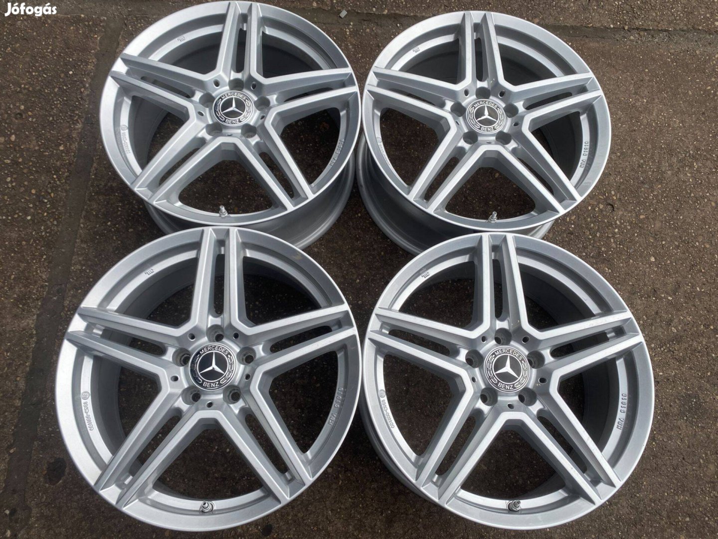 4db Uniwheels 18" Mercedes-Benz alufelni. (3994)