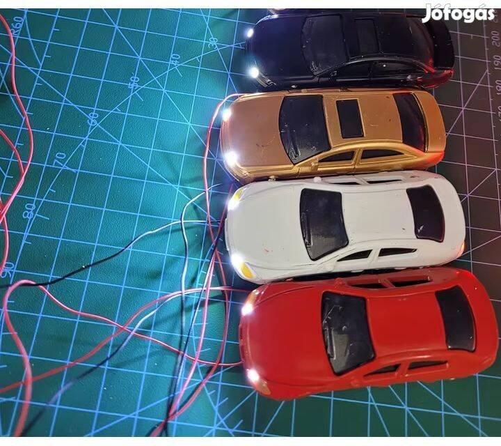 4db Világító Modell Autó LED-es! - 195 H0 HO _