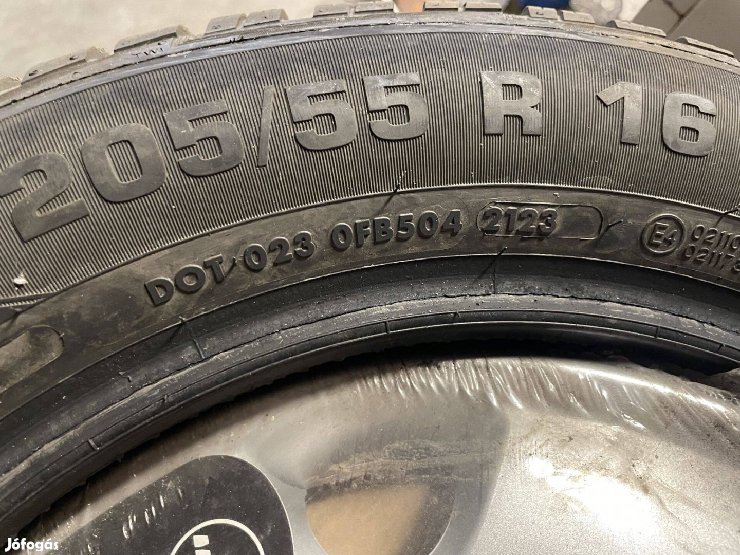 4db Vredestein wintrac 205/55 R16 téligumi