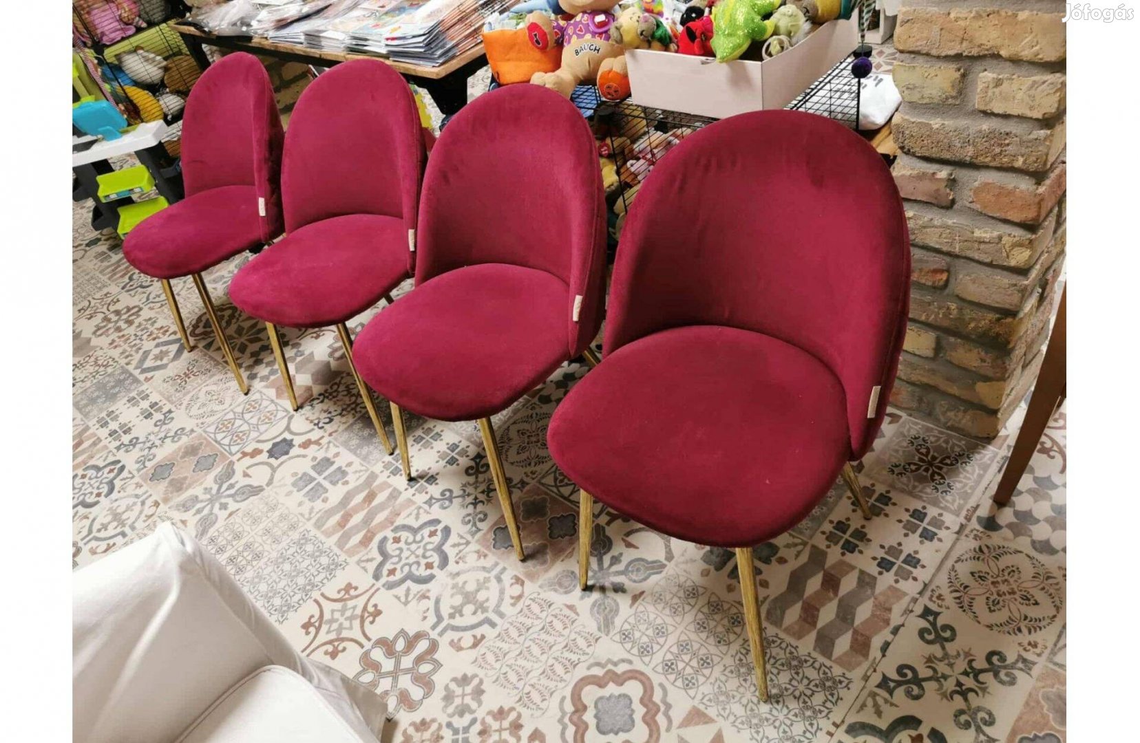 4db bordó plüssbársony szék