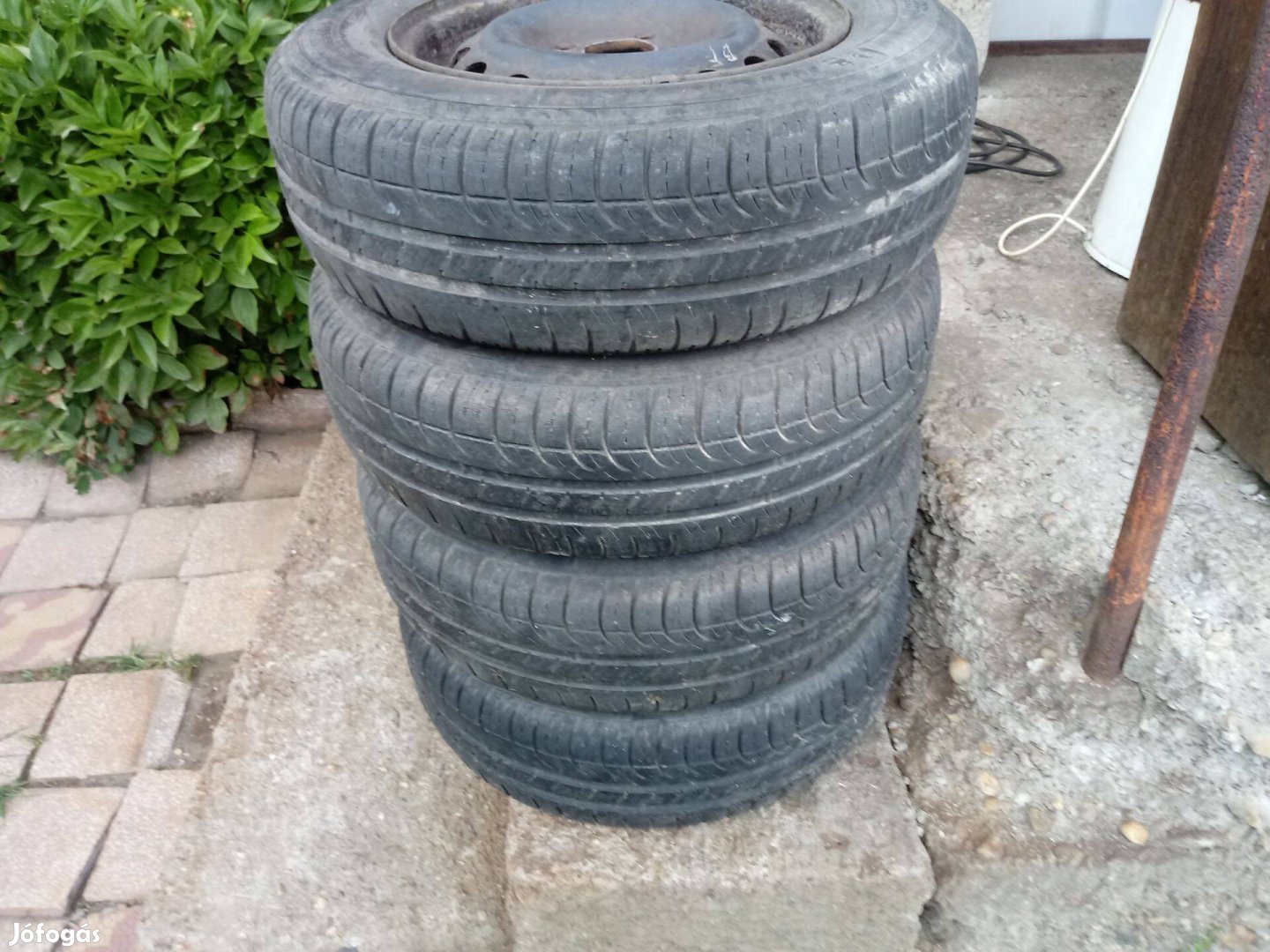 4db gumi 175x70xR13 4x100 felnivel egyben