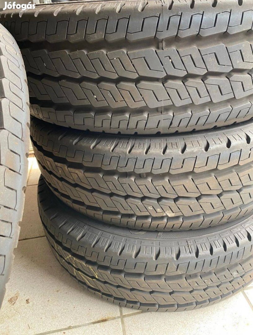 4db gumiabroncs lakóautóhoz. Continental Vancocamper 225/75/16CP