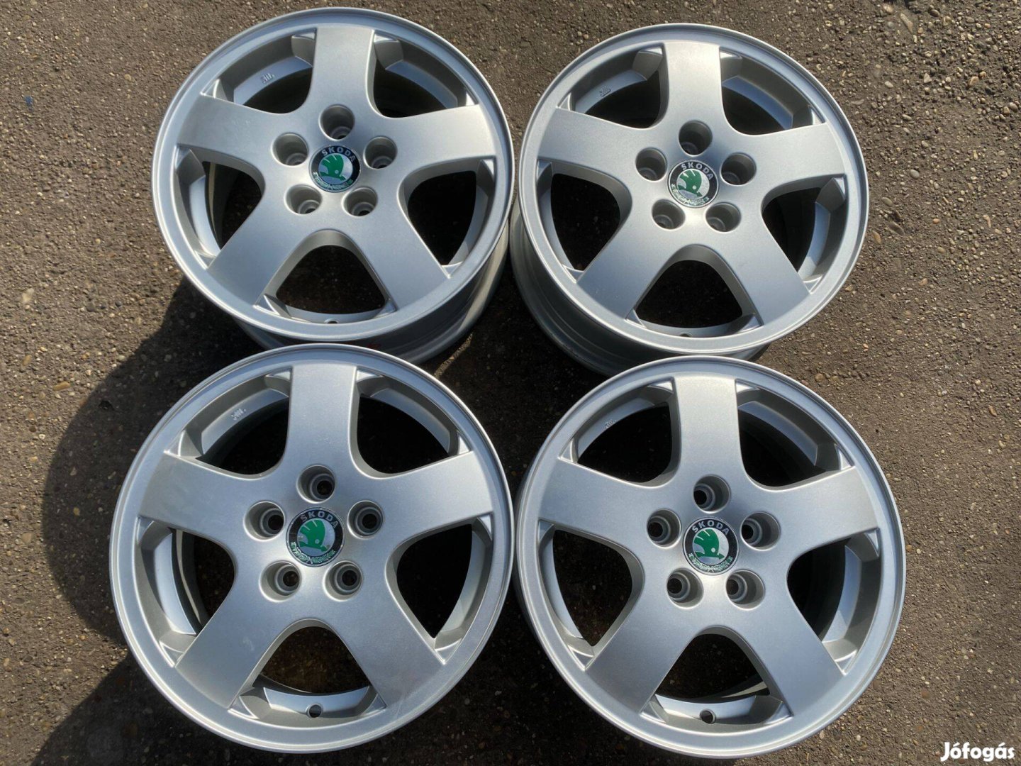 4db gyári 14" Skoda Fabia alufelni. (3696)