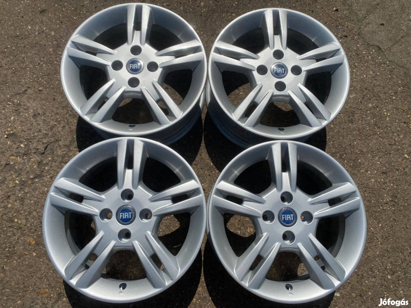 4db gyári 15" Fiat Grande Punto alufelni. (3848)