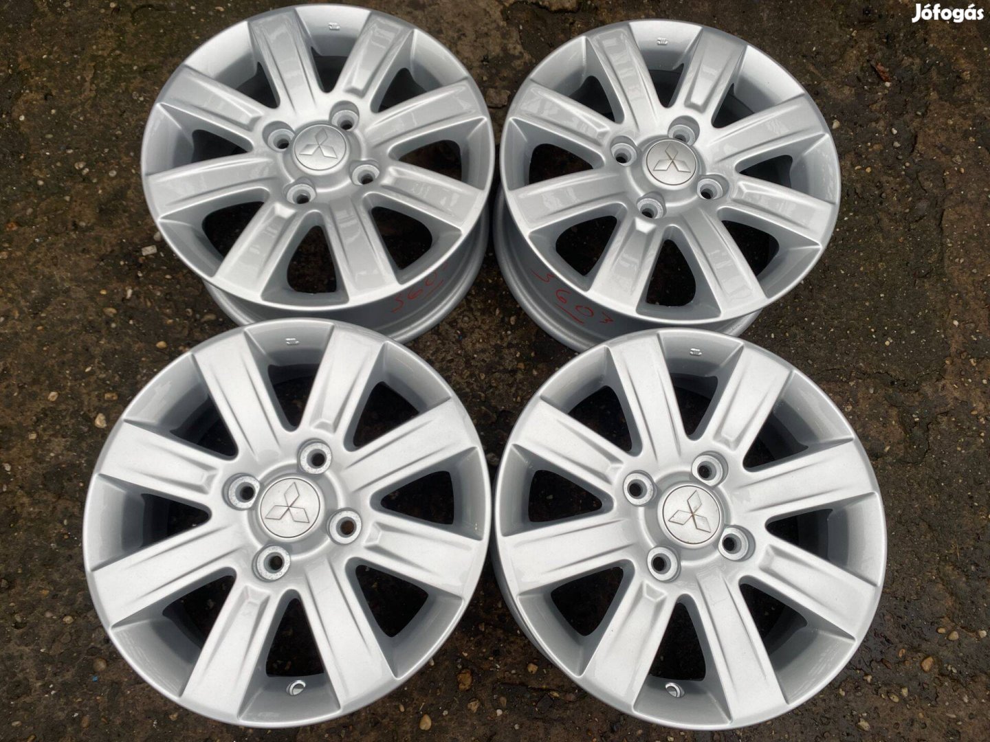 4db gyári 15" Mitsubishi Colt alufelni. (3603)