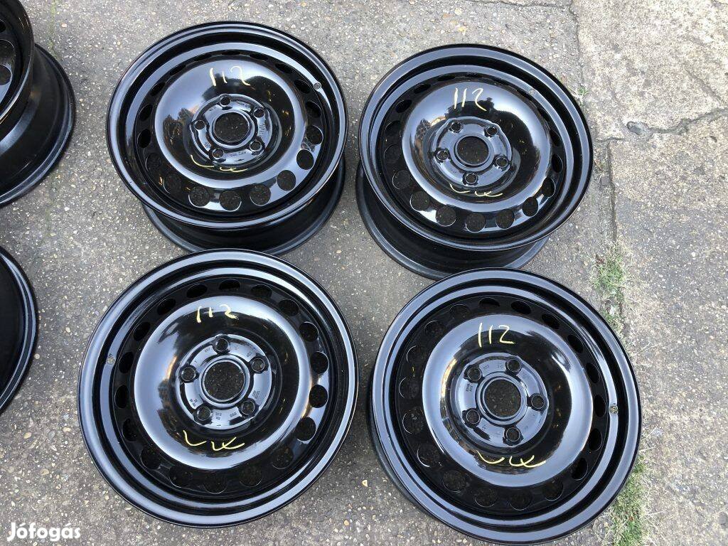 4db gyári 15" VW acélfelni. ("112")