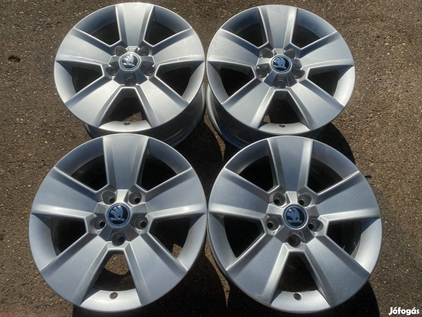4db gyári 16 Skoda Octavia Superb alufelni. (4055)