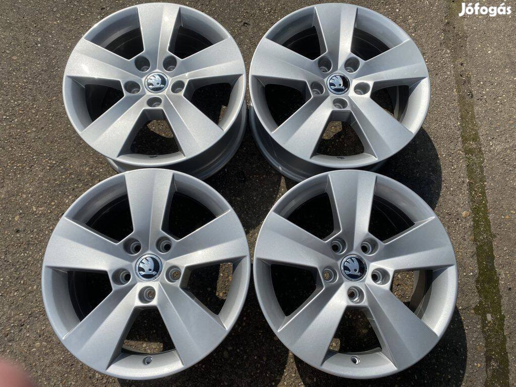 4db gyári 16 Skoda Superb alufelni. (2987)