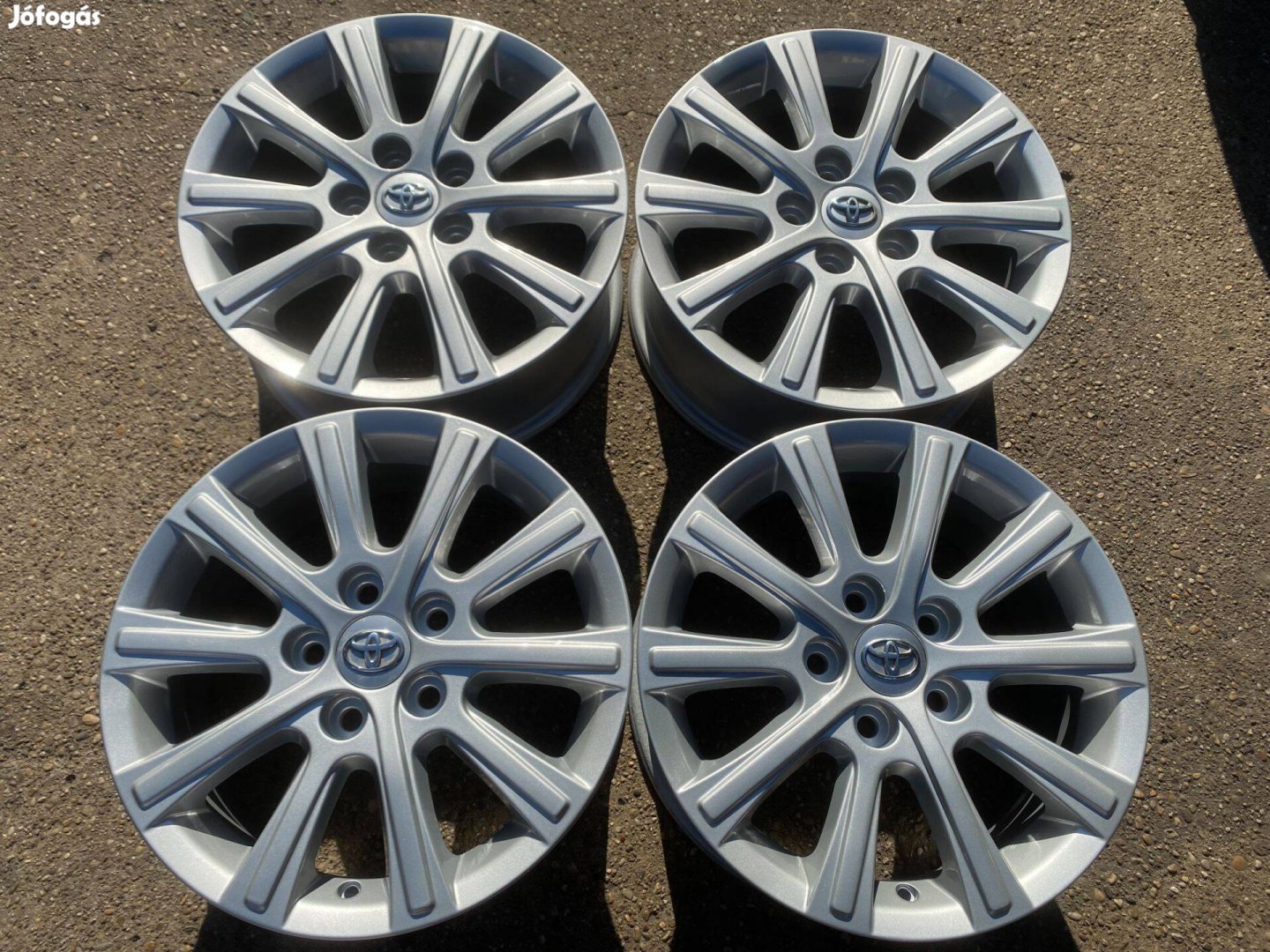 4db gyári 16 Toyota Avensis Auris alufelni. (4123)