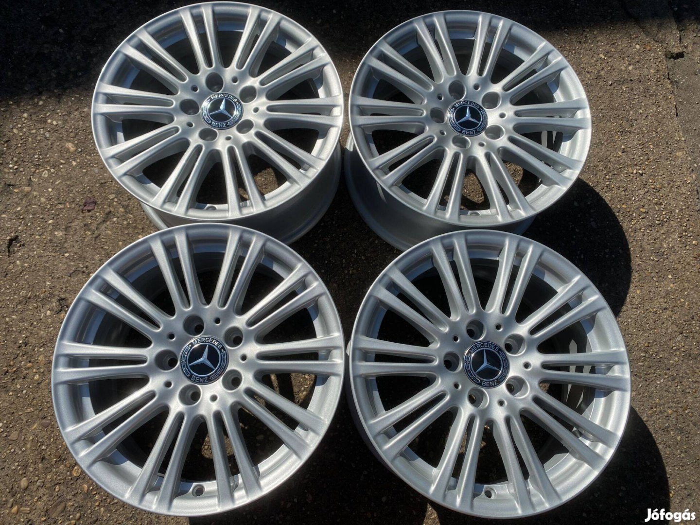 4db gyári 16" Mercedes-Benz E alufelni. (3972)