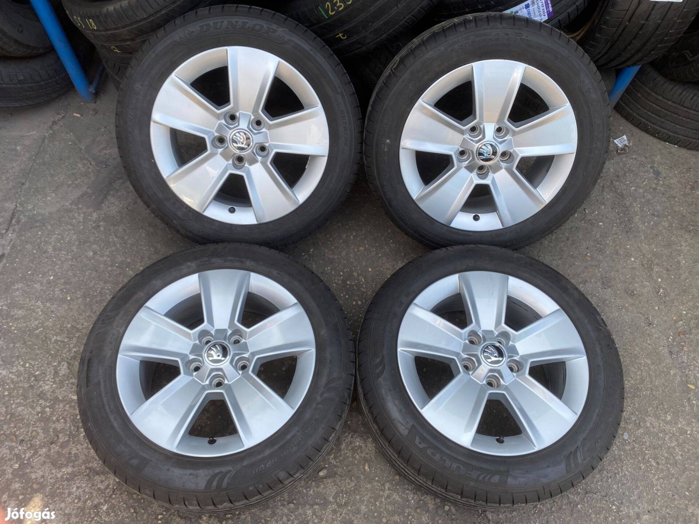 4db gyári 16" Skoda Octavia - Superb szerelt kerék. (3667314)