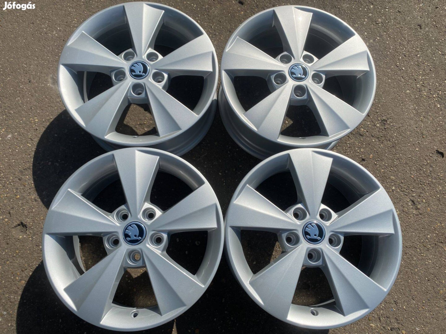 4db gyári 16" Skoda Octavia alufelni. (3768)