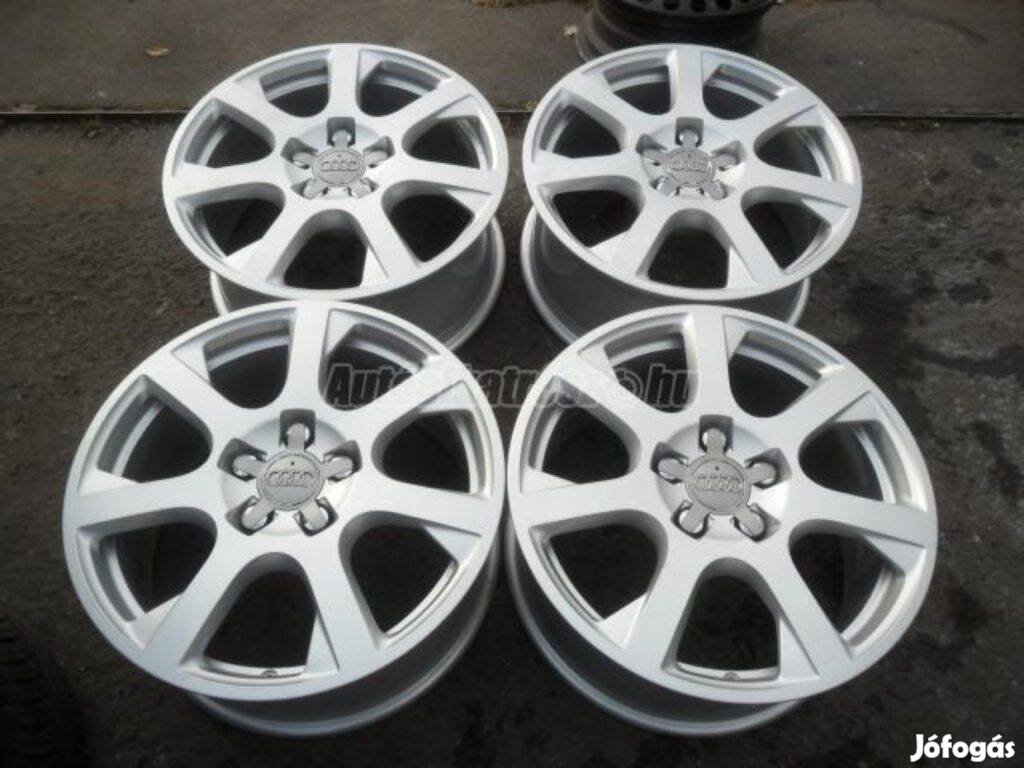 4db gyári 17 Audi alufelni. (576)