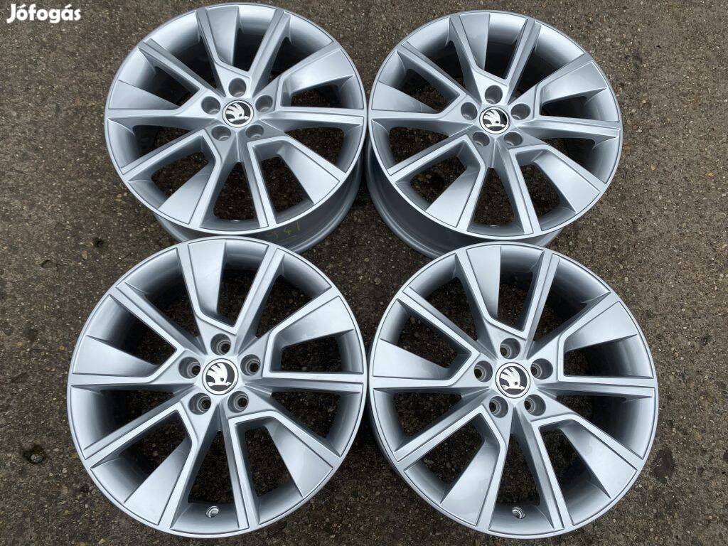 4db gyári 17 Skoda Kamiq Scala alufelni. ("2941")