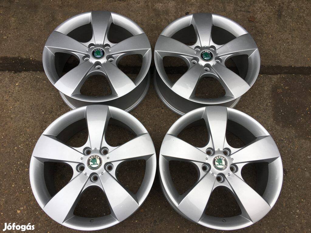 4db gyári 17 Skoda alufelni. (245)