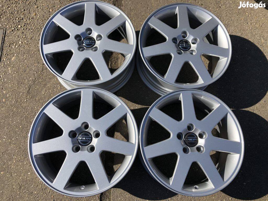 4db gyári 17 Volvo alufelni. (1975)