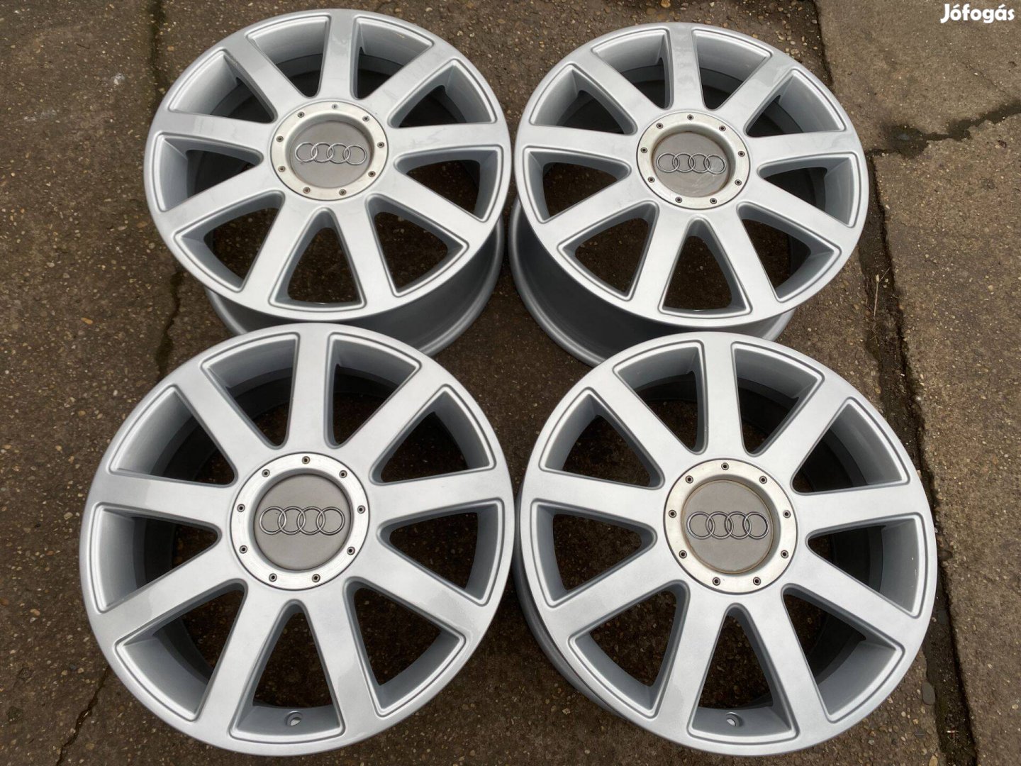 4db gyári 17" Audi A3 - A4 - A6 - A8 alufelni. (3642)