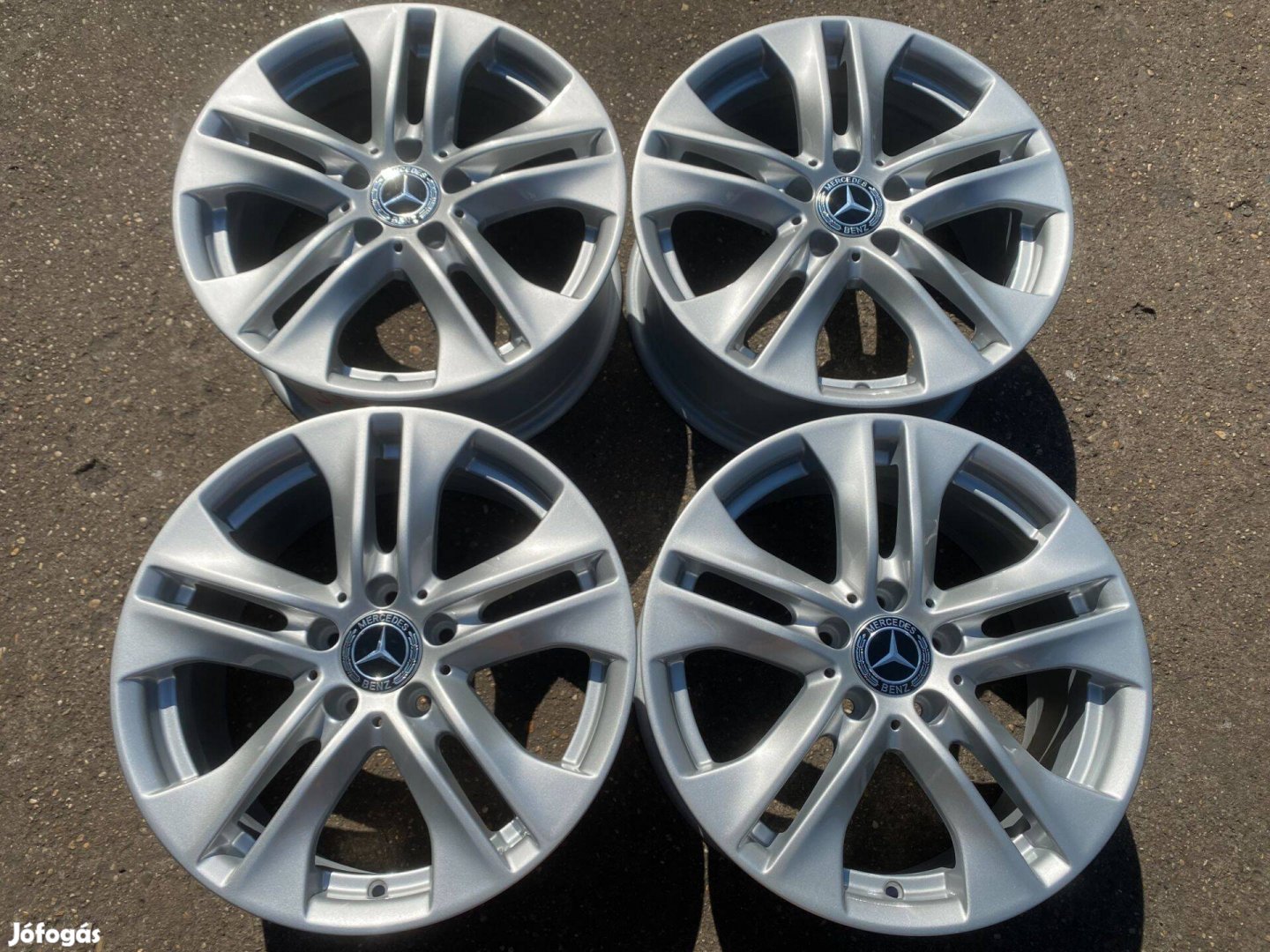 4db gyári 17" Mercedes-Benz E212 alufelni. (3843)