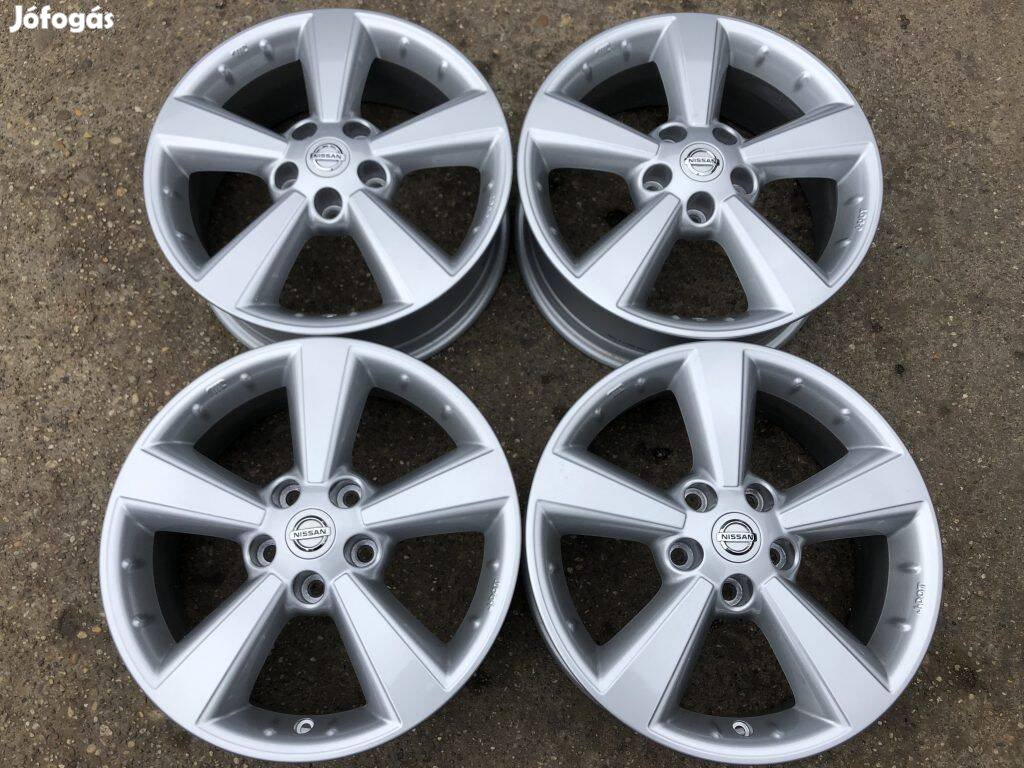 4db gyári 17" Nissan alufelni. ("1092")