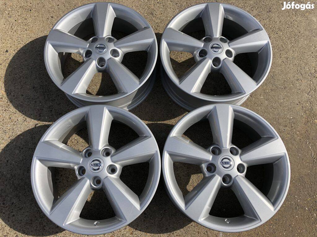 4db gyári 17" Nissan alufelni. ("508")